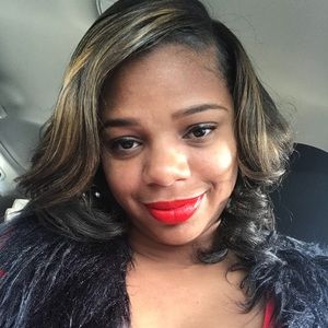 Meet your Posher, Simone